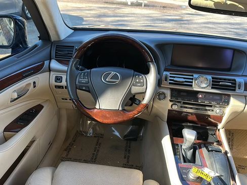 Used 2013 Lexus LS 460 image 29