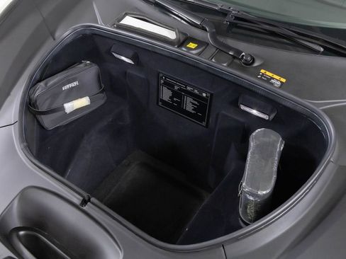 Used 2020 Ferrari F8 Tributo image 9