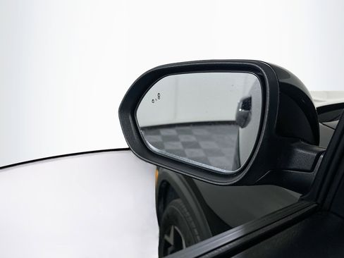 Used 2025 Kia Seltos S FWD image 16