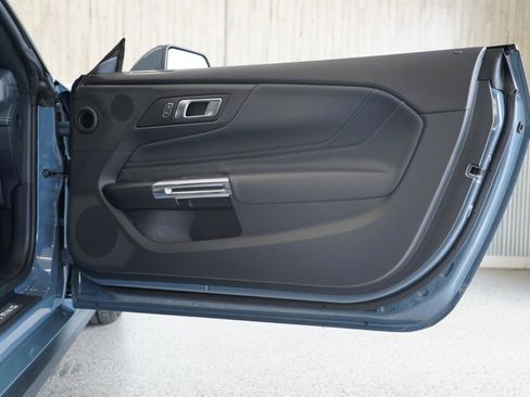Used 2025 Ford Mustang Premium RWD image 33