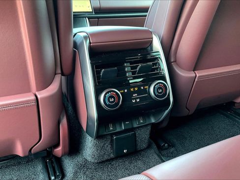 New 2026 Land Rover Range Rover SE image 21