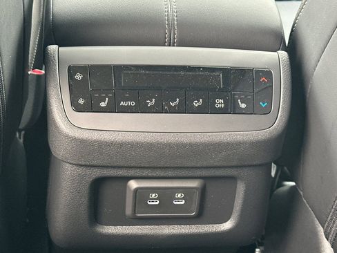 New 2026 Nissan Pathfinder SL image 15