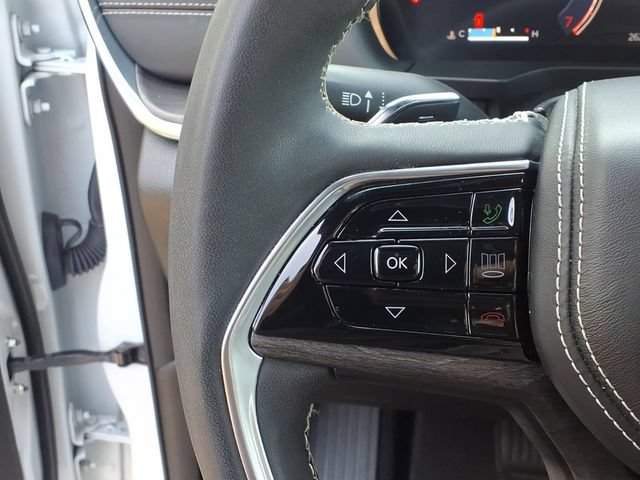Used 2023 Jeep Grand Cherokee L Overland AWD/4WD image 16