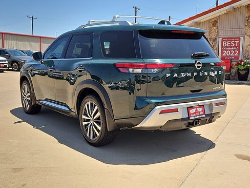 Used 2022 Nissan Pathfinder Platinum w/ Cargo Package FWD image 2