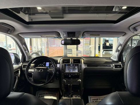 Used 2017 Lexus GX 460 image 24
