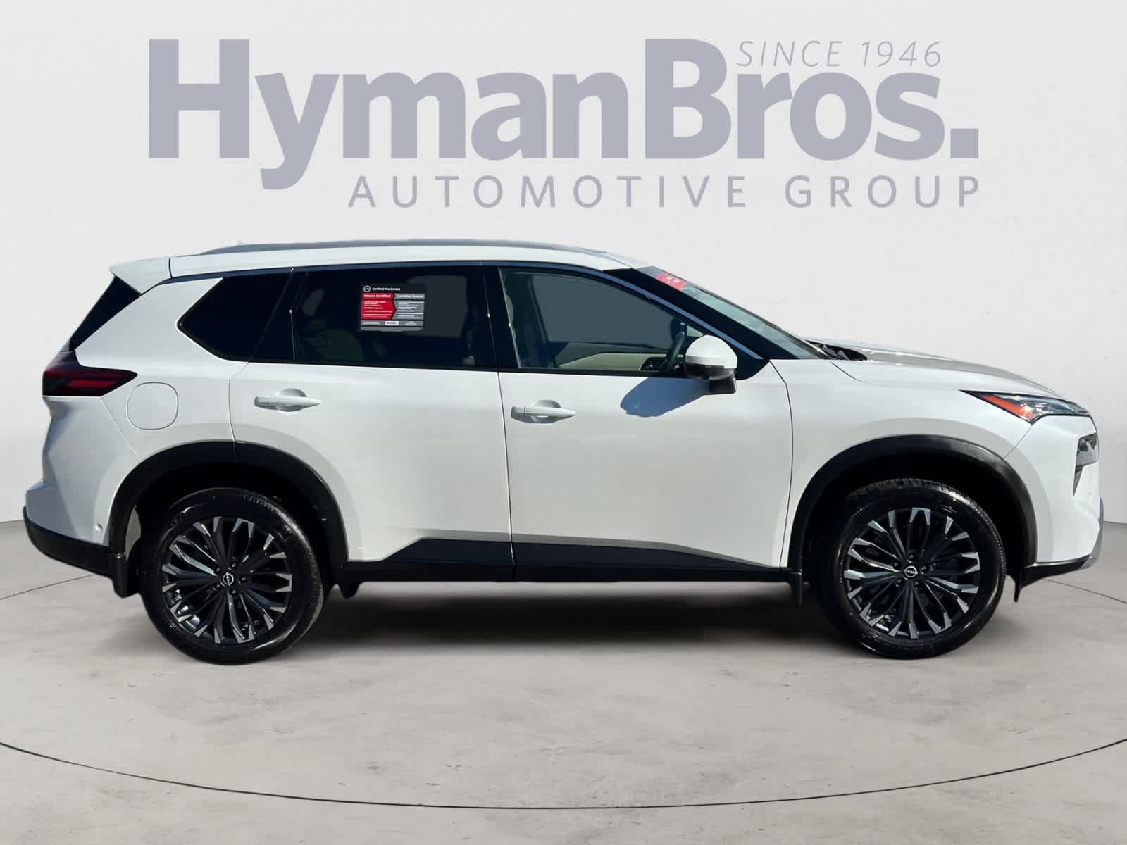 Certified 2025 Nissan Rogue SL w/ Tech Package AWD/4WD image 2