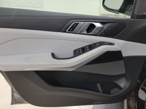 Used 2025 BMW X5 xDrive50e w/ M Sport Package image 13
