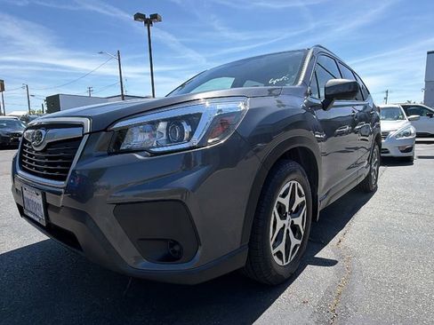 Used 2020 Subaru Forester Premium AWD/4WD image 9