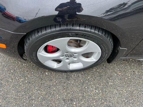 Used 2010 Volkswagen GTI 4-Door image 9