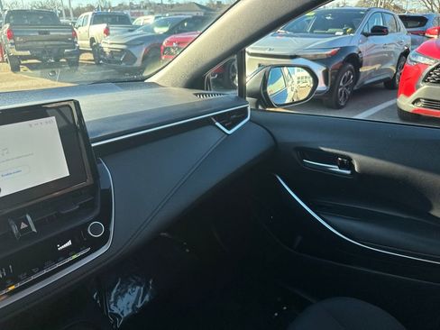 Used 2023 Toyota Corolla SE image 28