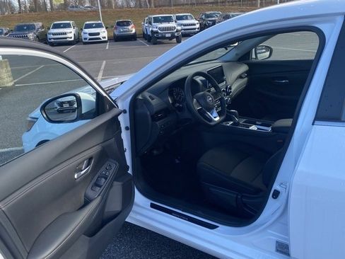 New 2025 Nissan Sentra SV image 13