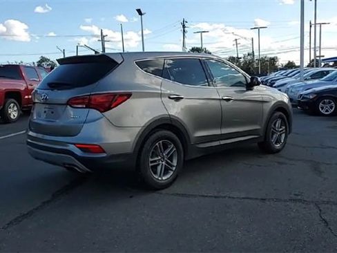Used 2018 Hyundai Santa Fe Sport image 8