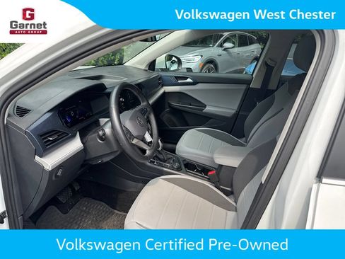 Used 2024 Volkswagen Taos SE w/ Panoramic Sunroof Package AWD/4WD image 10