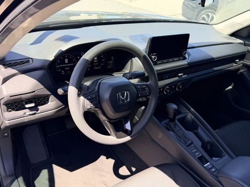Used 2025 Honda Accord SE image 19