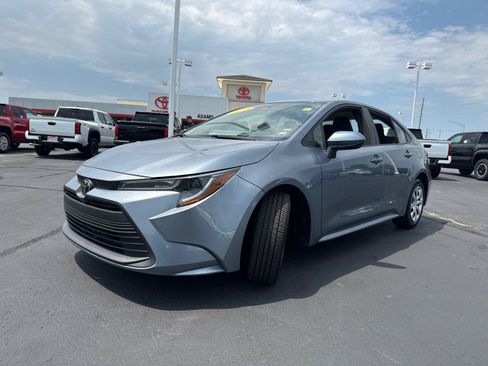 Used 2024 Toyota Corolla LE FWD image 4