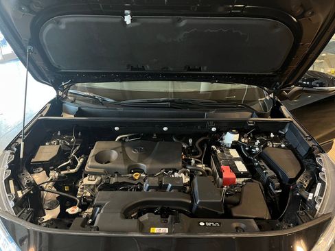 Used 2025 Toyota RAV4 XLE image 32