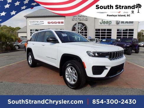 Certified 2024 Jeep Grand Cherokee Laredo w/ MOPAR Finishing Package image 1