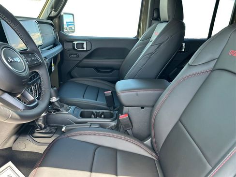 New 2025 Jeep Wrangler Unlimited Rubicon w/ Technology Group image 9