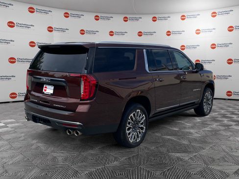 Used 2023 GMC Yukon XL Denali Ultimate AWD/4WD image 5