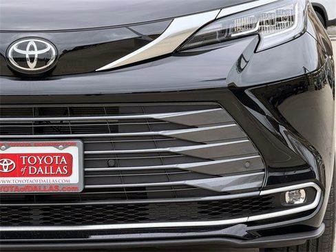 New 2026 Toyota Sienna Limited image 9
