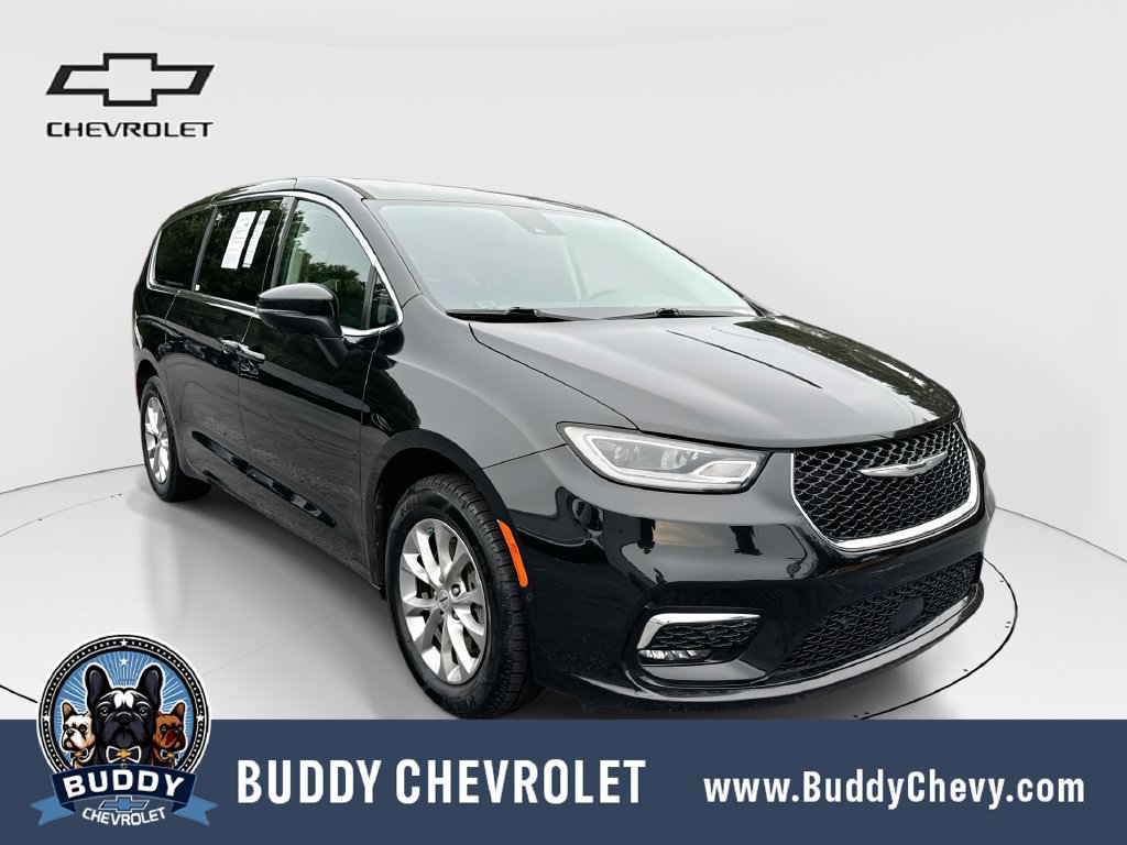 Used 2023 Chrysler Pacifica Touring-L w/ Uconnect Theater Family Group AWD/4WD image 1