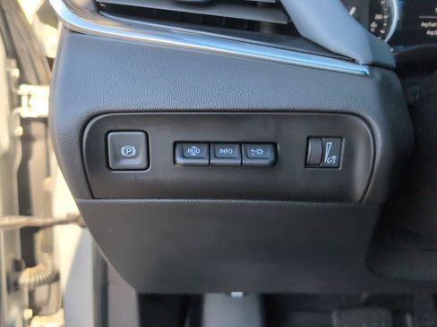 Used 2022 Buick Enclave Premium AWD/4WD image 28
