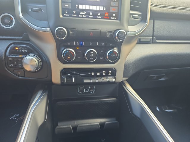Used 2018 Chevrolet Silverado 1500 Custom w/ Custom Value Package RWD image 32