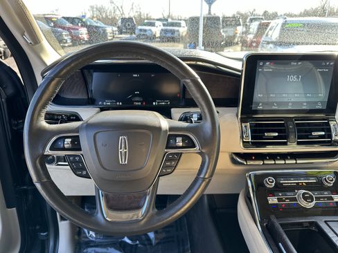 Used 2021 Lincoln Navigator L Reserve w/ Luxury Package image 18