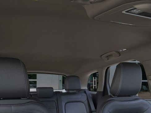 New 2026 Lincoln Corsair Premiere image 22