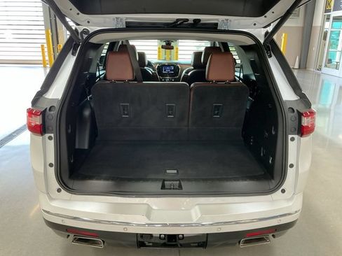 Used 2021 Chevrolet Traverse High Country AWD/4WD image 19