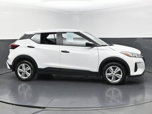 Used 2024 Nissan Kicks S image 12