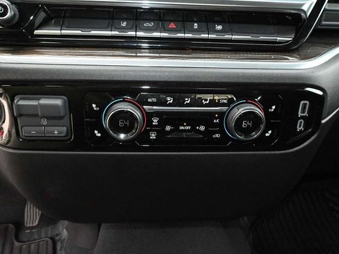 Used 2025 Chevrolet Silverado 2500 LT w/ Convenience Package AWD/4WD image 16