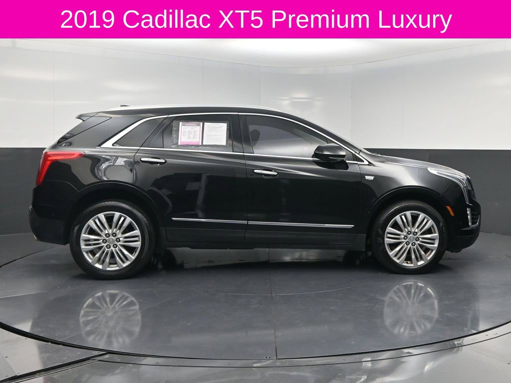 Used 2019 Cadillac XT5 Premium Luxury w/ Driver Assist Package FWD image 4