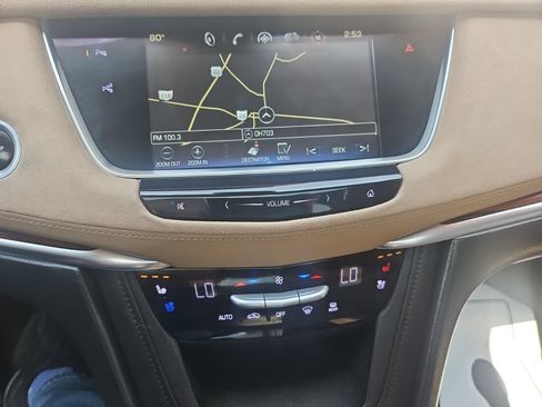 Used 2018 Cadillac XT5 Platinum w/ Driver Assist Package AWD/4WD image 27