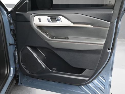 Certified 2025 Ford Explorer Active w/ Active Comfort Package RWD image 11