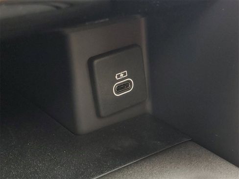 New 2025 Land Rover Discovery Dynamic SE image 27