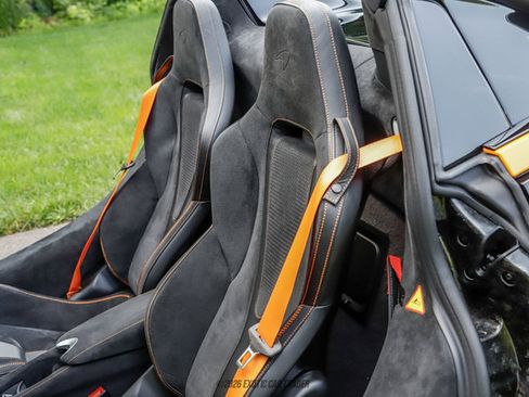 Used 2026 McLaren 750S Spider RWD image 29