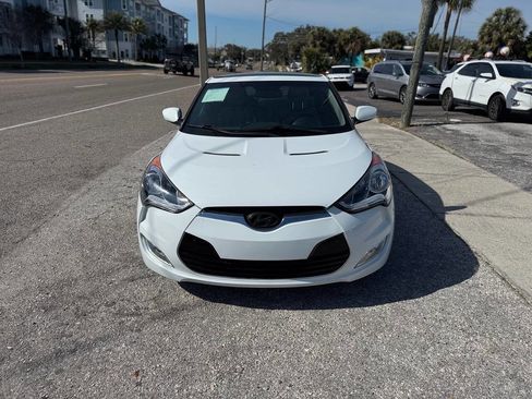 Used 2014 Hyundai Veloster w/ Style Package 02 image 3