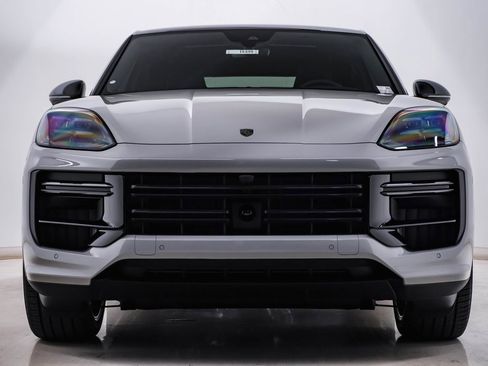 New 2025 Porsche Cayenne Turbo image 6