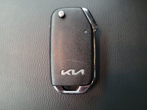Used 2025 Kia Soul S FWD image 32