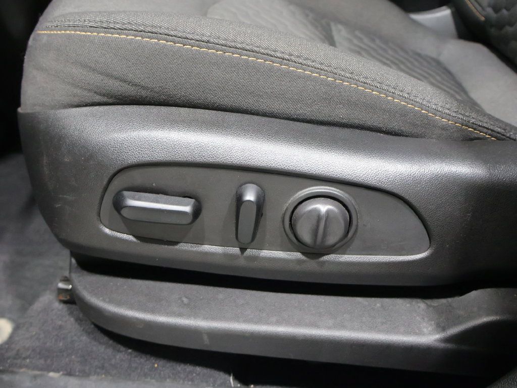 Used 2019 Chevrolet Equinox LT AWD/4WD image 24