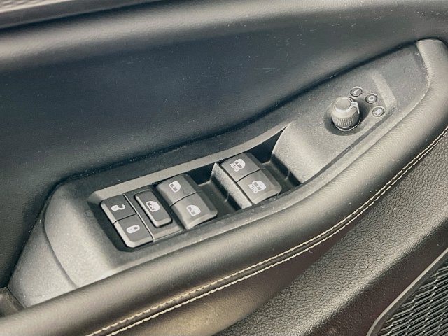 Used 2023 Jeep Grand Cherokee L Laredo w/ Luxury Tech Group I AWD/4WD image 9