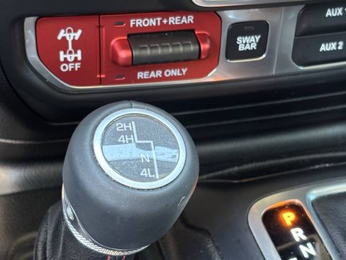 Used 2018 Jeep Wrangler Unlimited Rubicon AWD/4WD image 27