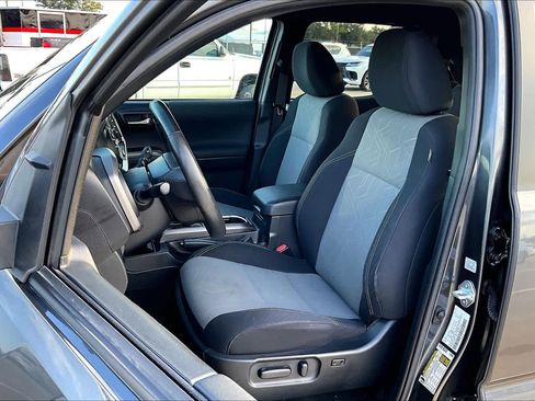 Used 2023 Toyota Tacoma TRD Off-Road image 8