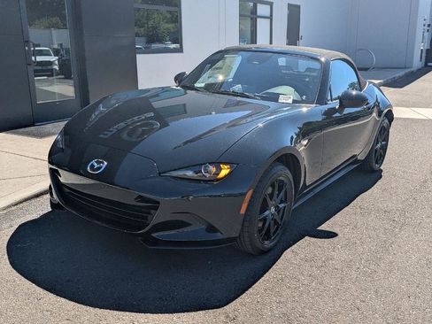 New 2026 MAZDA MX-5 Miata Sport RWD image 2