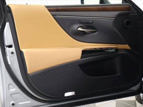 Certified 2024 Lexus ES 350 w/ Premium Package FWD image 12