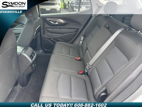 Used 2024 GMC Terrain SLE image 8
