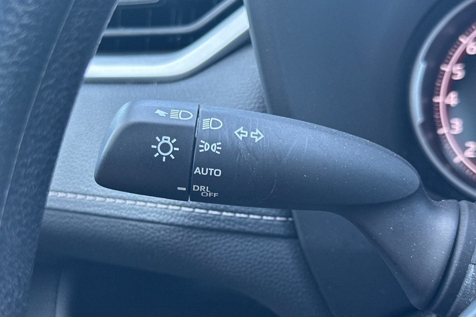 Used 2025 Toyota RAV4 XLE FWD image 35
