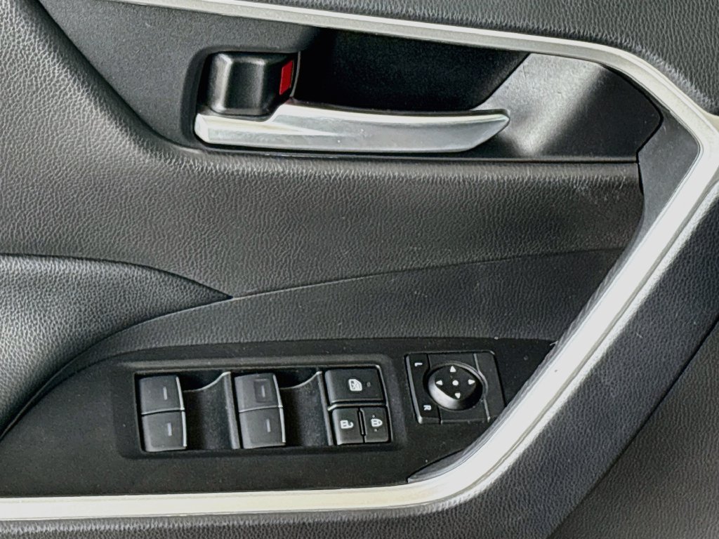 Certified 2025 Toyota RAV4 XLE FWD image 22