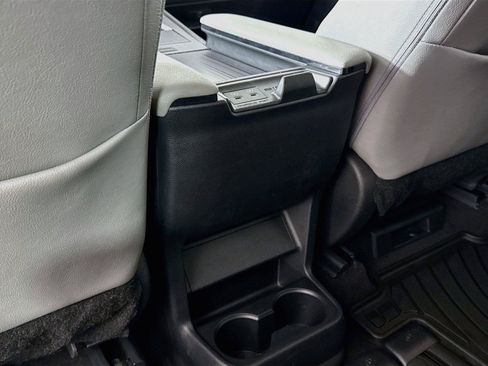 Certified 2025 Toyota Sienna XLE FWD image 36